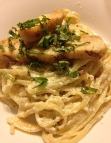 Alfredo Sauce – Surprisingly Simple & Ready in 15&nbsp;Minutes