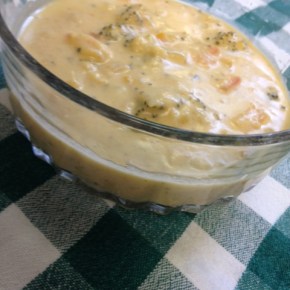 Souper Sunday: Crockpot Broccoli Cheese&nbsp;Soup